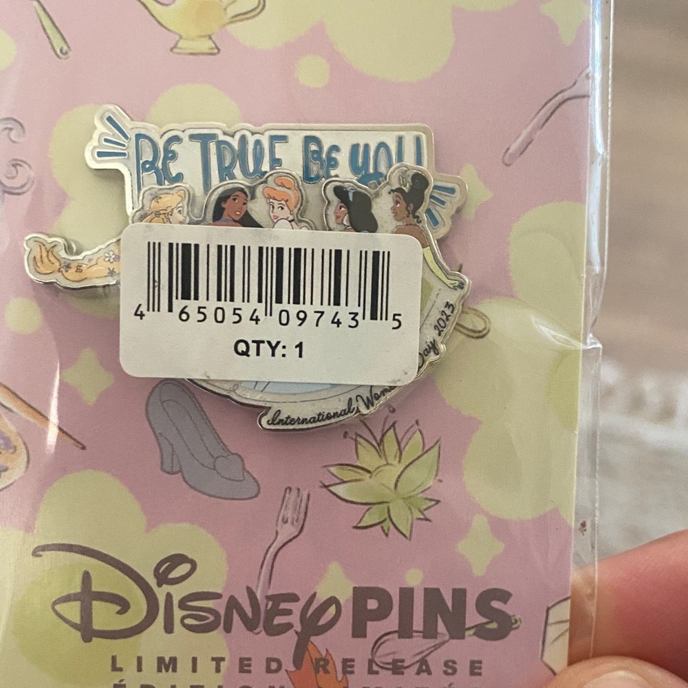 Disney pin princess
